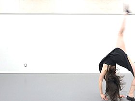 某有名MVに出演歴のある軟体美少女ダンサー、超敏感☆乳首コリコリ乳頭ニョキニョキ☆イキまくりの電撃AVデビュー！美香　サンプル画像02